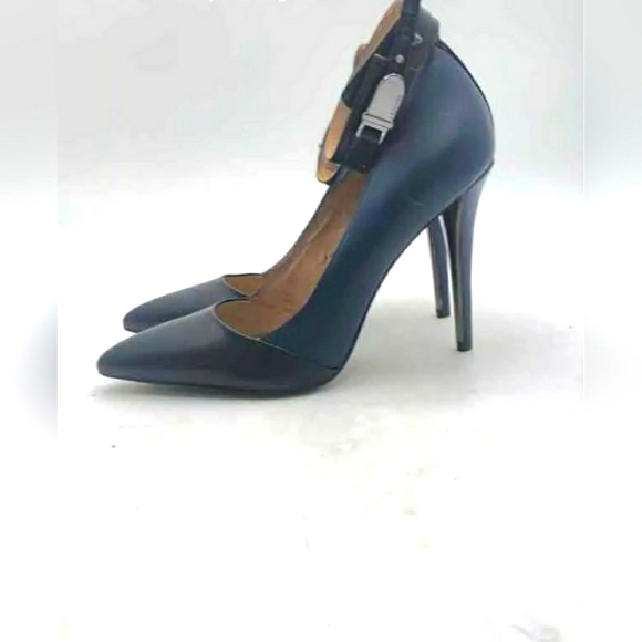 Like NEW Coach Designer Blue Black Pointed Toe Stiletto Pump Heels Size 6B - Picture 5 of 11